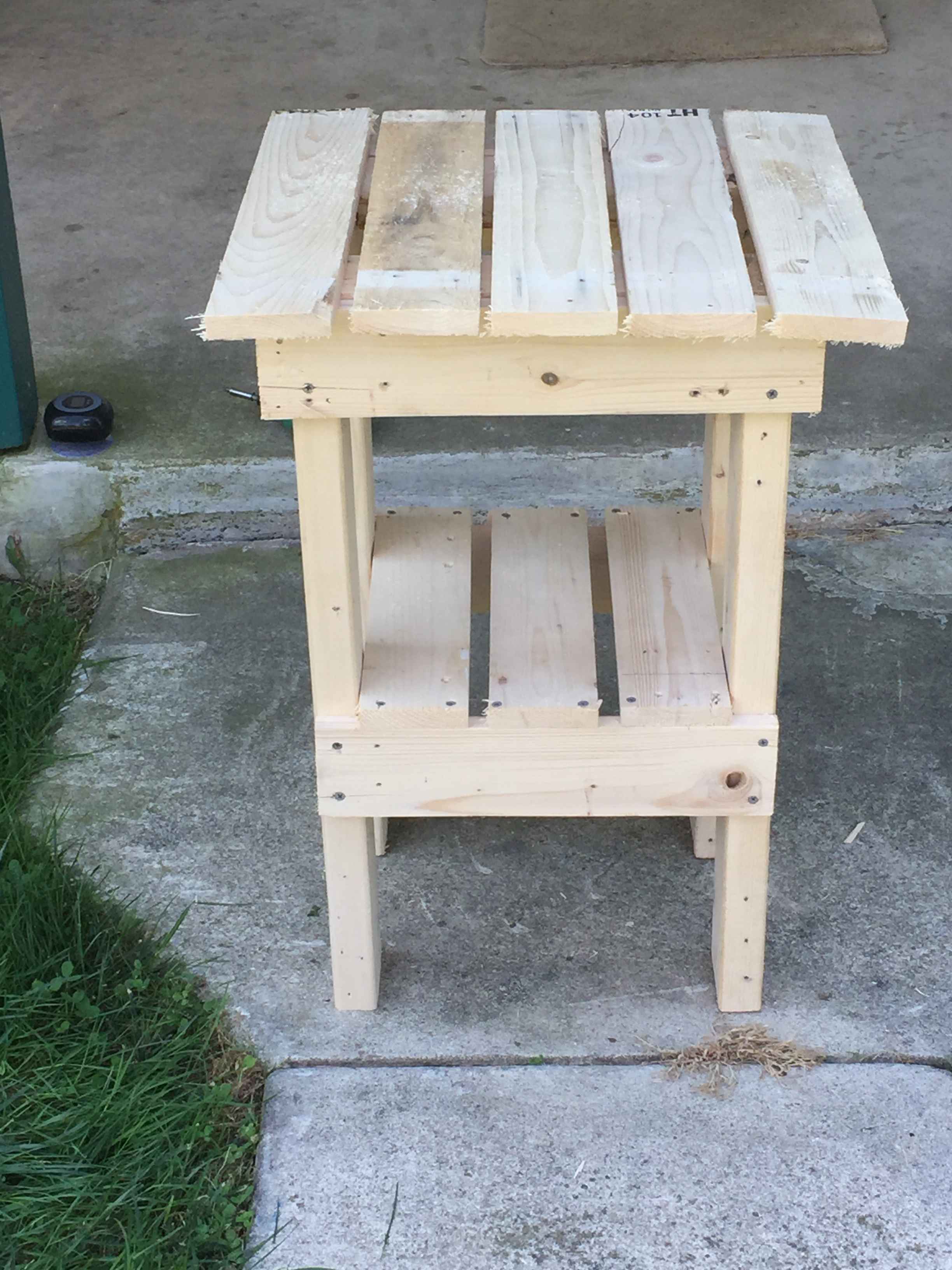 Pallet nightstand project